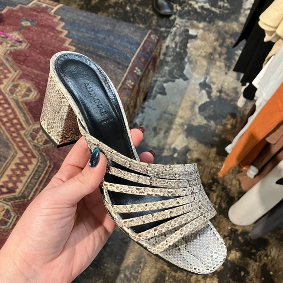 Sz 36 and 38 NIB Alumnae mules